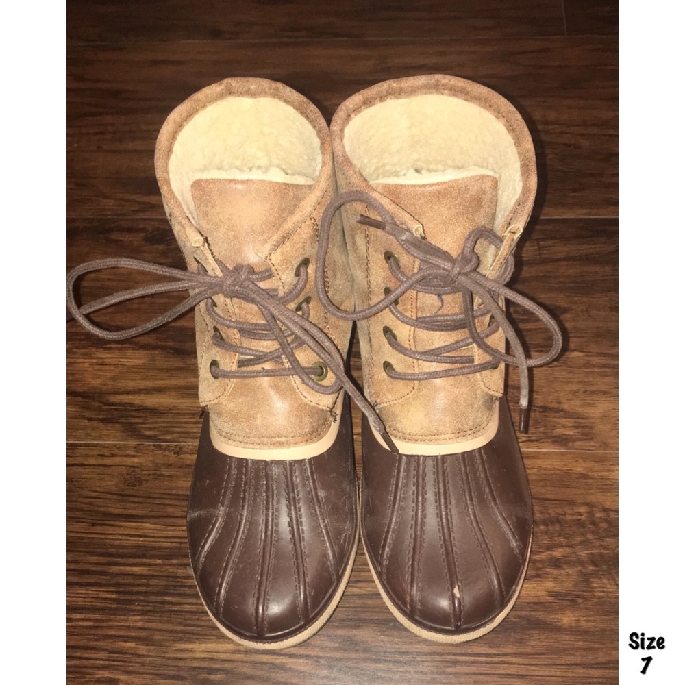 Duck boots